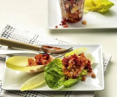 Салат из летних овощей с бесплатной доставкой на дом из «ВкусВилл» | Уфа