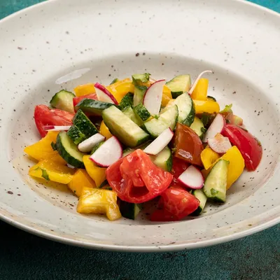 Салат из свежих овощей и консервированного горошка - рецепт автора Ирина  Мысина ✈ Амбассадор