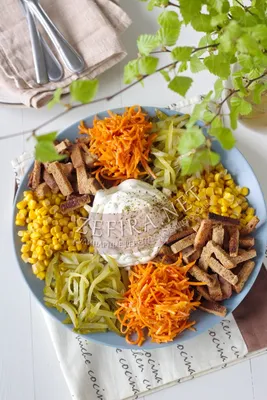 Салат с копченой курицей и корейской морковкой