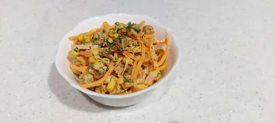 Puffed salad with chicken and Korean carrots - YouTube