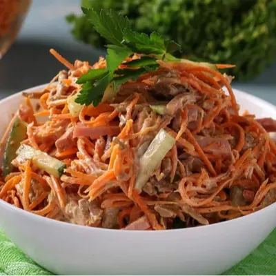 Салат с куриной грудкой и корейской морковью — Zira.uz