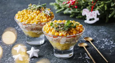 Салат с консервированной кукурузой поэтапно