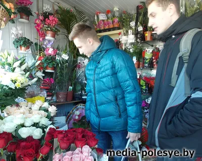 Скоро 8 Марта В этот день даже десантники боятся попасться на маза одиноким  пьяным женщинам - выпуск №1748928