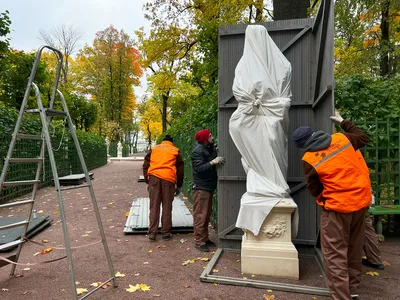 В Петербурге укроют на зиму скульптуры Летнего сада - Новости  Санкт-Петербурга и Ленинградской области
