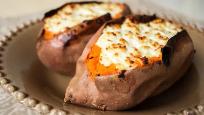 Сладкий картофель (батат) запеченный с козьим сыром — Modern family cook