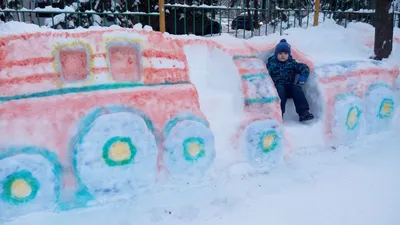 Скульптуры из снега украсили площадь / Культура / Новости на Чепецк.RU