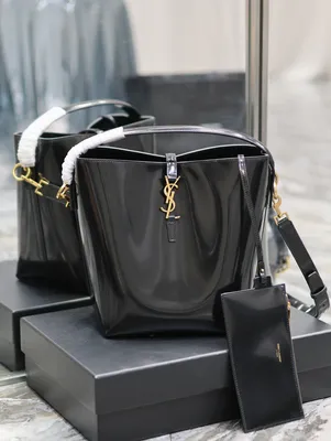 Сумка LE 37 Yves Saint Laurent купить за 10935 грн в магазине UKRFashion.  Товары бренда Yves Saint Laurent. Лучшее качество