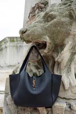 Классическая сумка с лого Yves Saint Laurent Hobo White Vakko однотонная  белая кэжуал ‣ Купить в интернет-магазине Каста ‣ Киев, Одесса, Харьков ‣  Доставка по всей Украине! (#257453804)