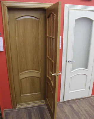 Межкомнатная дверь из массива дуба в стиле модерн остеклённая Афина  (Moderno) (Creda), Цвет: Натуральный дуб. Цена 39000 руб.