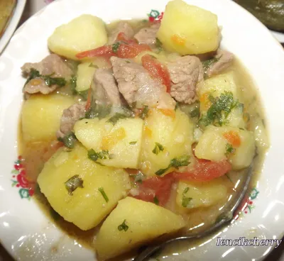 Тушеная картошка с помидорами и мясом рецепт с фото пошагово - 1000.menu