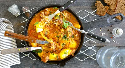 Картошка тушеная с тушенкой — Кулинарные рецепты любящей жены