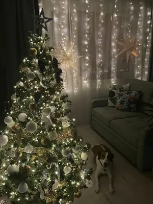 Новогодняя елка белый золотой | Украшение дома на рождество, Тематические  рождественские елки, Украшение стола на день благодарения
