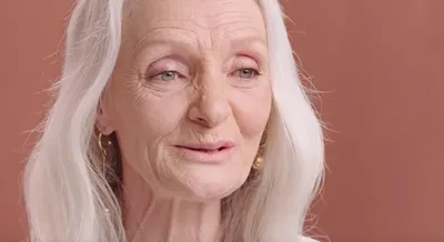 История 68-летней Валентины Ясень, которая превратилась из уборщицы в  аптеке в известную модель - 8 января 2023 - chita.ru