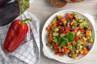 Сытный салат из печеных овощей, пошаговый рецепт с фото