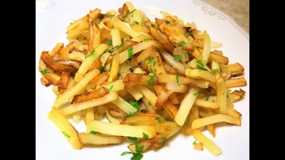 Жареная картошка с мясом на сковороде рецепт фото пошагово и видео -  1000.menu