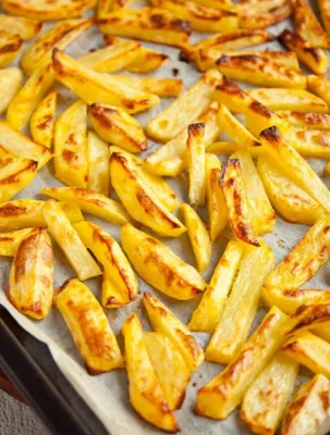 Жареная картошка с фаршем, сыром и…» — создано в Шедевруме