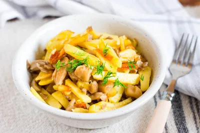Жареная картошка по-деревенски – простое и вкусное блюдо | Быстрые рецепты  для каждого | Дзен