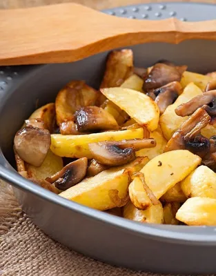 Жареная картошка с грибами,фудфото,…» — создано в Шедевруме