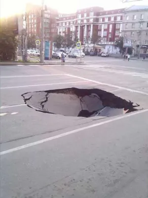Объемные рисунки на асфальте - 36 фото