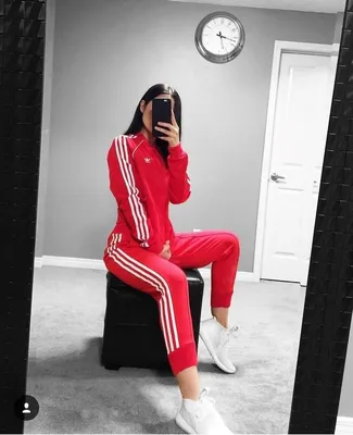 Дівчина в кепці | Adidas