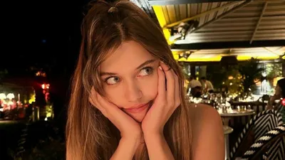 Искусство и элегантность: Афра Сарачоглу на изображениях высокого качества