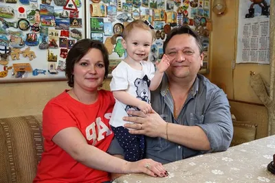 Величественное фото Александра Клюквина, сияющего на сцене 