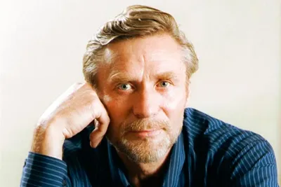 Притягательность и грация: Александр Михайлов на снимке