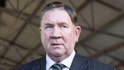 Красочные обои с Александром Михайловым