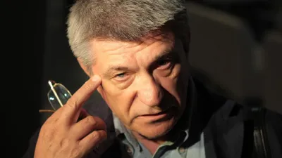 GIF с Александром Сокуровым на любой вкус