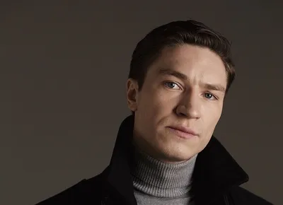 Алексей Кирсанов: многообещающая звезда кино и театра на свежей фотографии