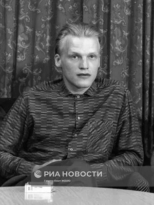 Обои на телефон с Алексеем Серебряковым: уникальные фоны для вашего устройства