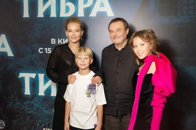 Загадочность и притягательность Алексея Учителя на фото