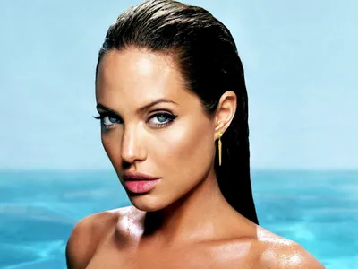 Обои на рабочий стол Блондинка Angelina Jolie / Анджелина Джоли с  белоснежными зубами, обои для рабочего стола, скачать обои, обои бесплатно