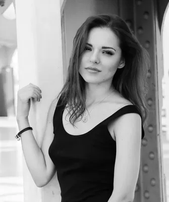 Фотография Анны Глаубэ в Full HD: насладитесь каждой деталью ее красоты 