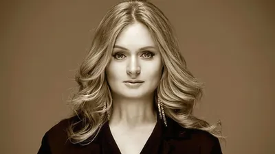 Анна Михалкова в фотографиях: невероятная грация и стиль