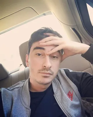Артем Калайджян - талантливый актер на фото.