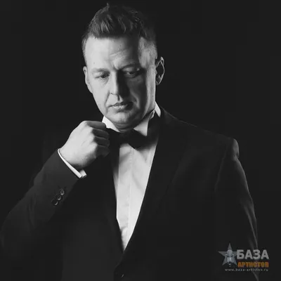 Божественная грация: Артём Быстров на фотосессии