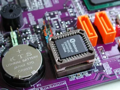 Что такое БИОС (UEFI) и зачем он нужен | Полезные советы от компьютерщика |  Дзен