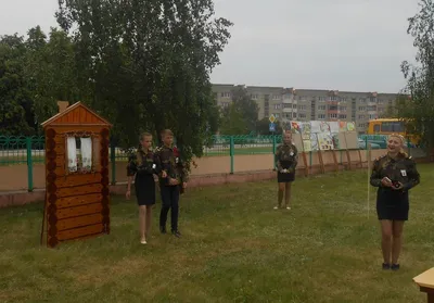 Изготовление стенгазеты к Дню Защитника Отечества в старшей группе (6  фото). Воспитателям детских садов, школьным учителям и педагогам - Маам.ру