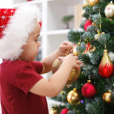 Cutting out paper Decoration on the window for Christmas - YouTube