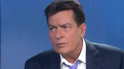 Незабываемый снимок Чарли Шина: Мгновение, запечатленное на века