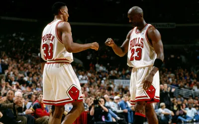 Картинка Chicago Bulls для телефона и на рабочий стол iPhone 12 Pro