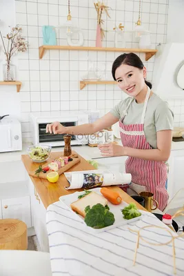 девушка с овощами на кухне девушка с овощами на кухне Фото Фон И картинка  для бесплатной загрузки - Pngtree