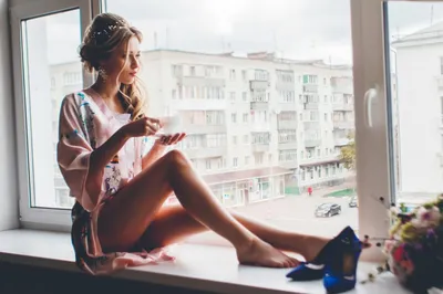 Девушка в рубашке, эстетика, aesthetic, на подоконнике, идея для фото |  Фотографии автопортрета, Студийные портреты, Модная фотография на природе