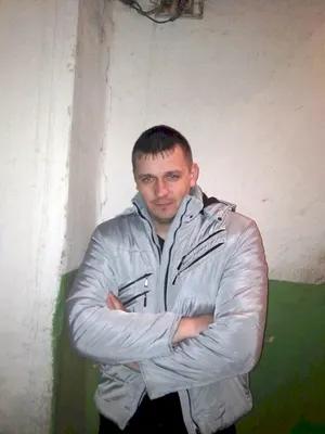 HD изображение: Дмитрий Быковский-Ромашов в романтическом настроении.