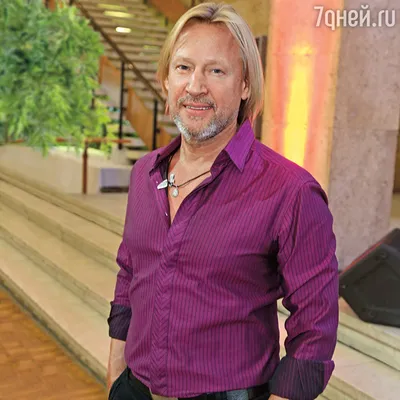 Доступные форматы для загрузки: JPG, PNG, WebP – наслаждайтесь изображениями