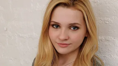 Эбигейл Бреслин на свежем воздухе: красота природы в фотографии