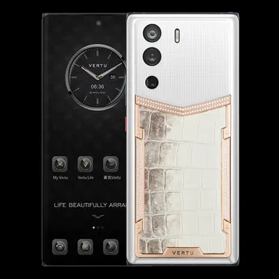 Vertu Signature S Design White Exclusive - купить дешево эксклюзивный  телефон Vertu Signature S Design из полированной нержавеющей стали с белой  кожей