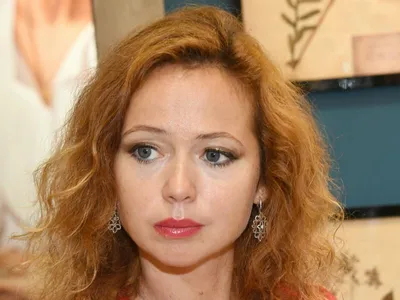 Магия сцены: Елена Захарова в образе множества персонажей