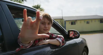 Новые фото Эмилии Джонс на 4K экране - ощутите всю глубину красоты